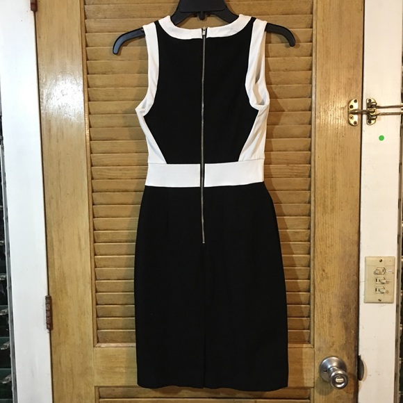 Banana Republic Black and White SLOAN Sheath Dress - Picture 2 of 3